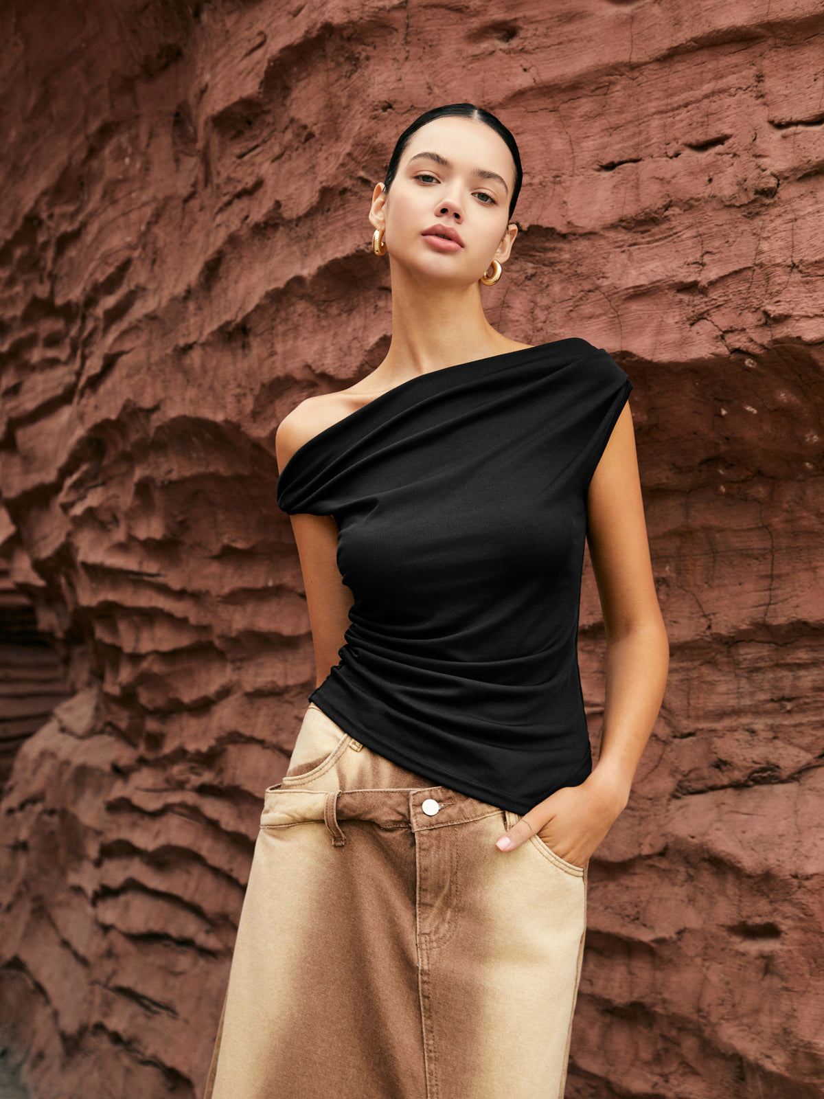 Asymmetric Knotted One-Shoulder Top