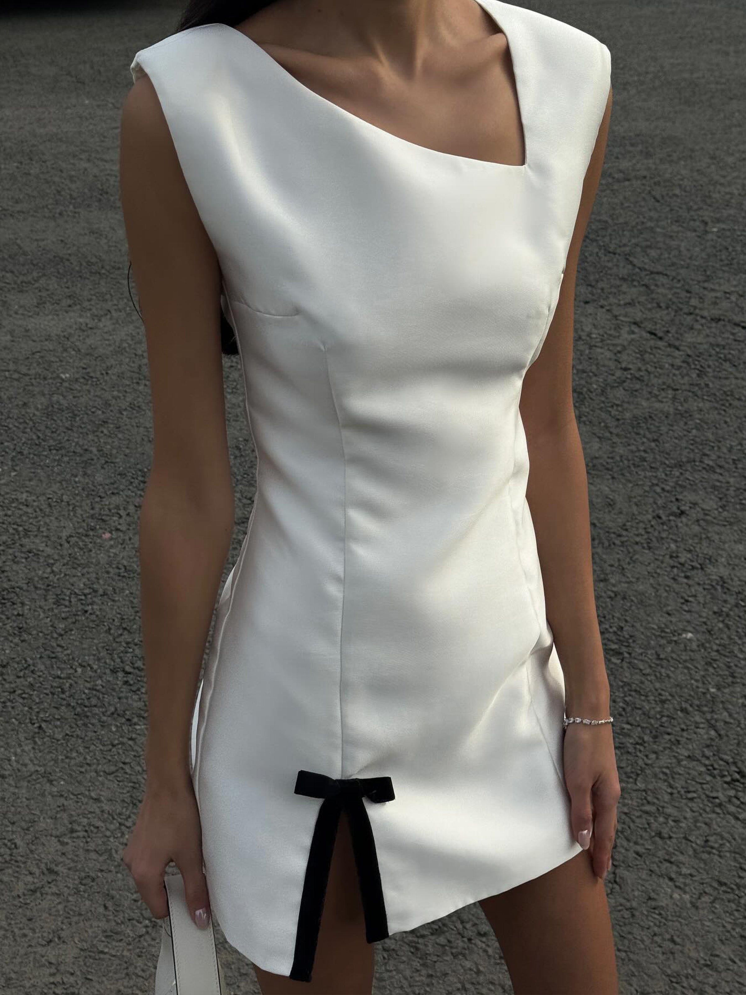 Asymmetrical Bow Decor Split Short Dress